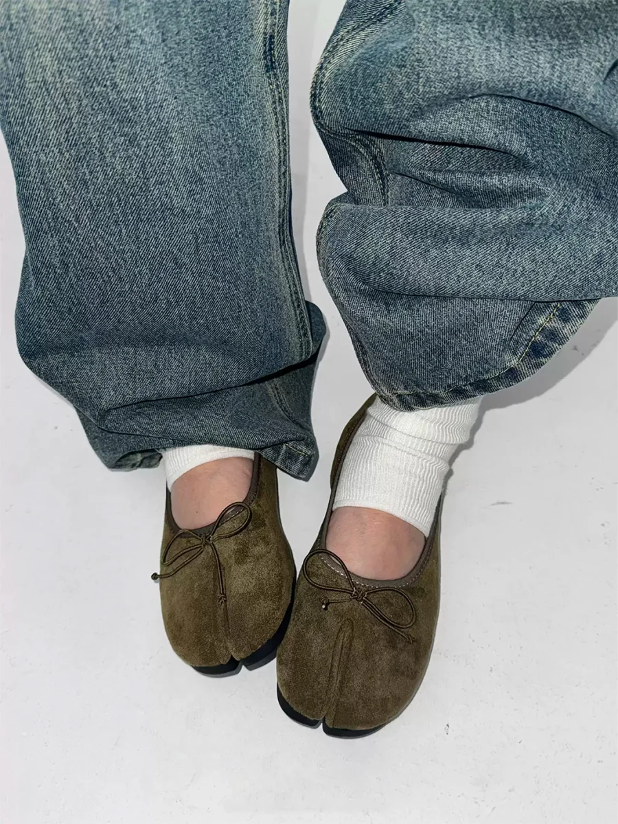 Abstract garden | Suede Split-Toe Bow Flats - 2