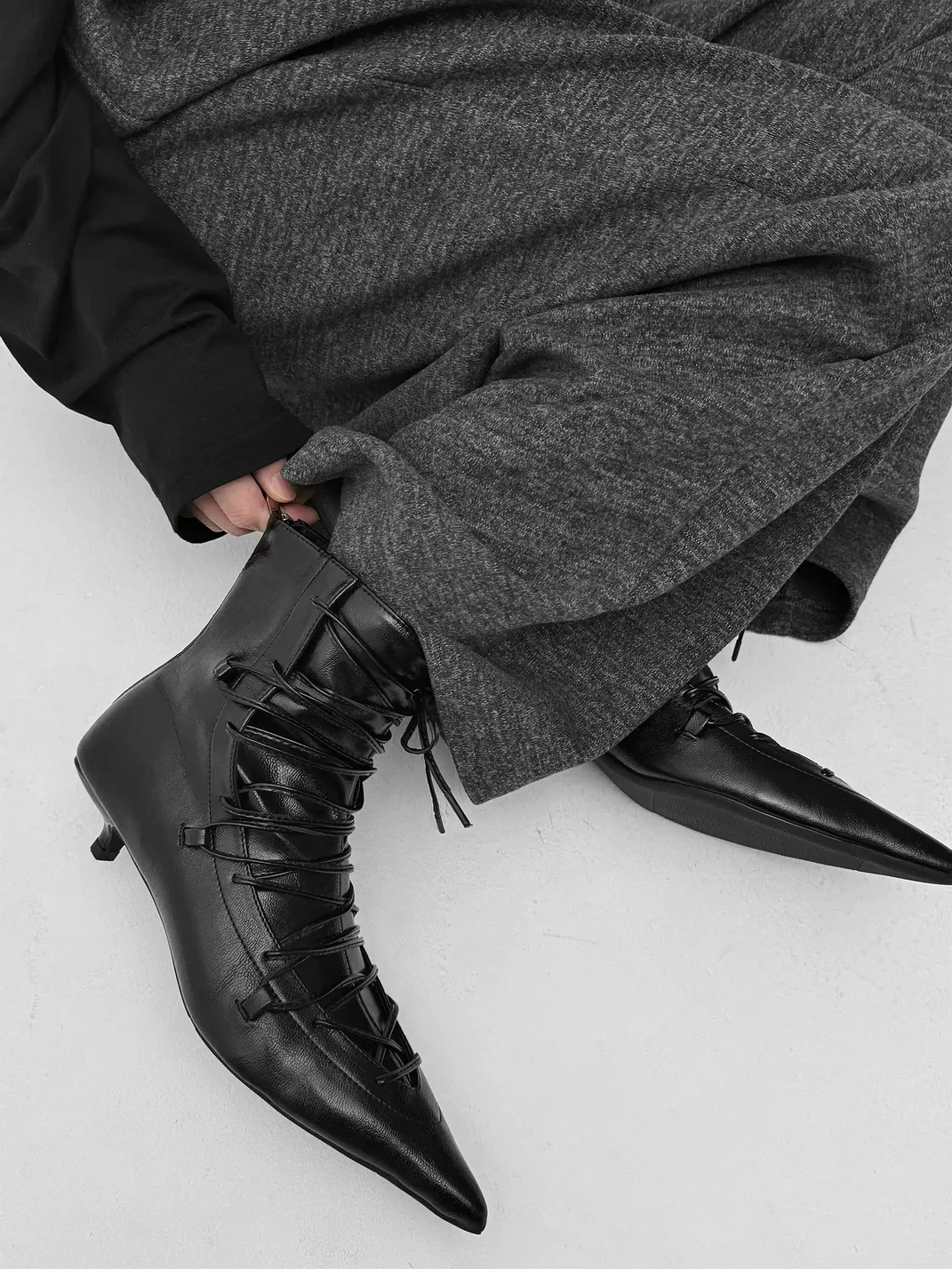 Abstract garden | Pointed-Toe Lace-Up Ankle Boots With Rear Zippers