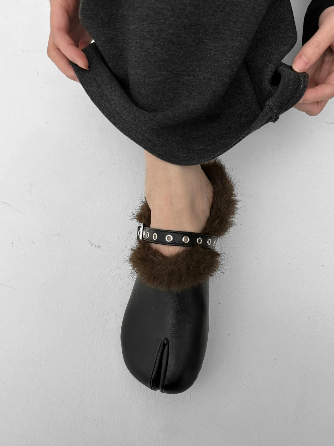 Abstract garden | Split-Toe Buckle Strap Plush Trim Mules