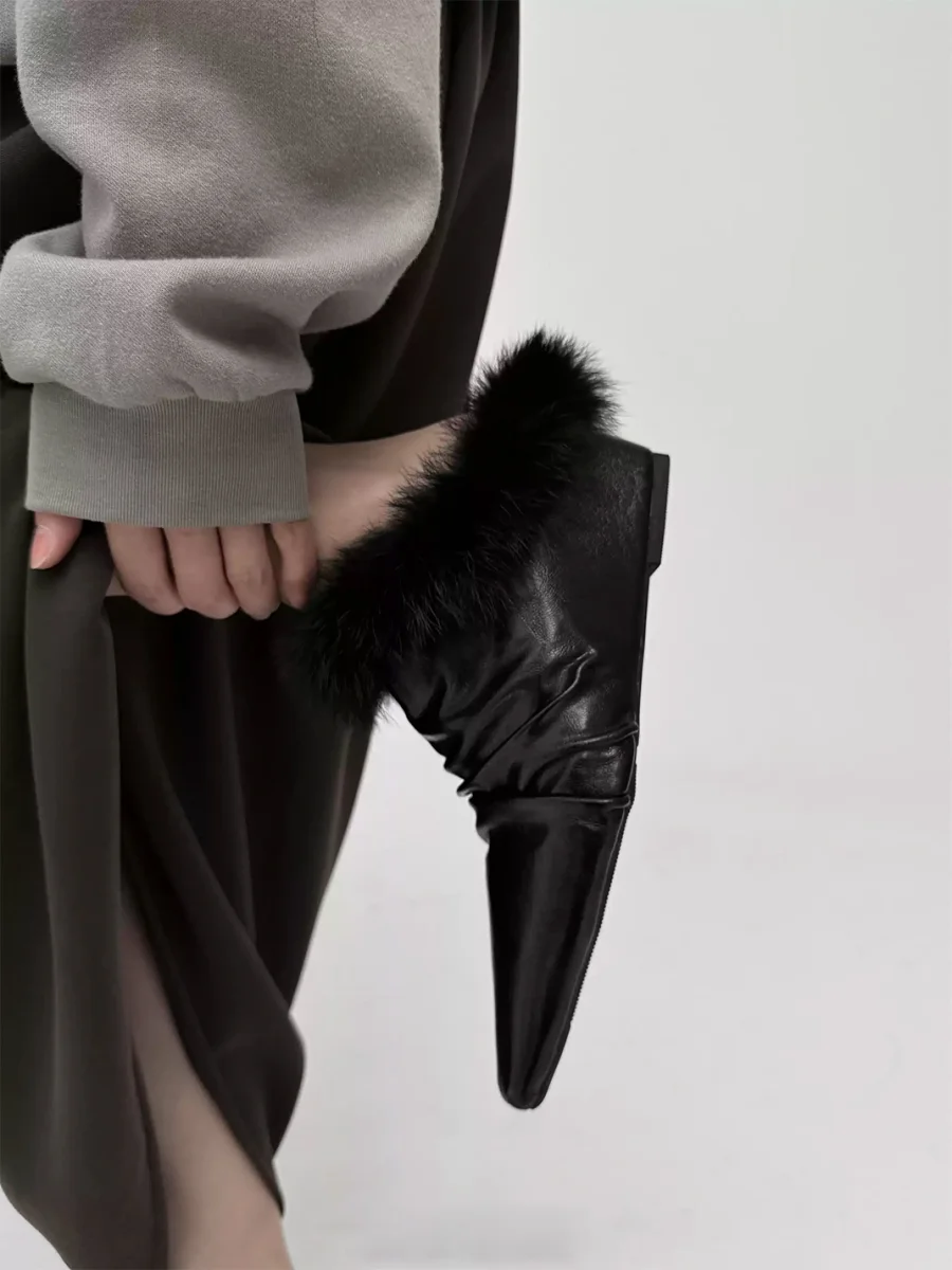 Abstract garden | Faux Mink Fur Closed-Toe Wedge Slippers - 3