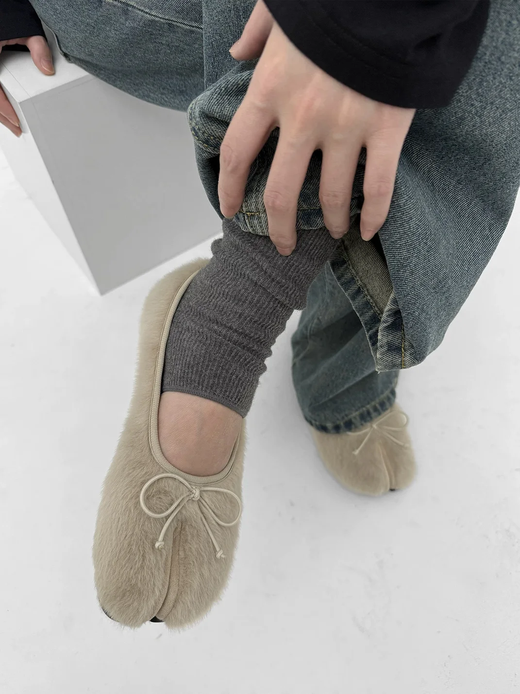 Abstract garden | Split-Toe Plush Flats