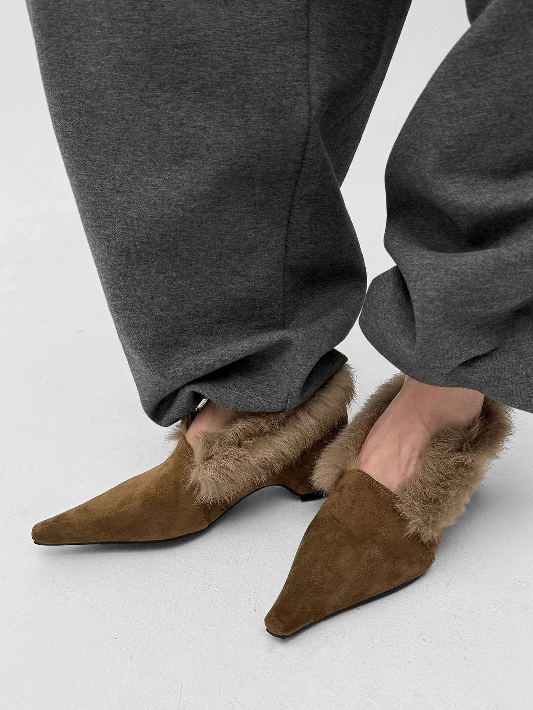 Abstract garden | Pointed Toe Fur Trim Hidden Heel Shoes