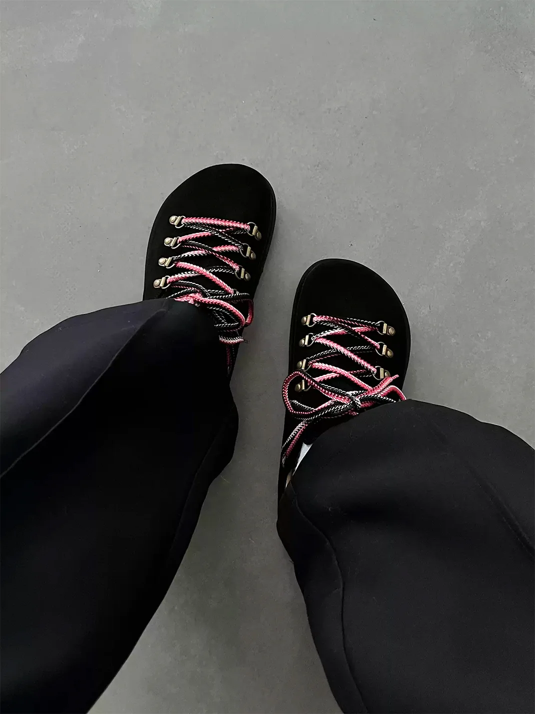 TZ killer | Suede Closed-Toe Mules With Multicolored Laces