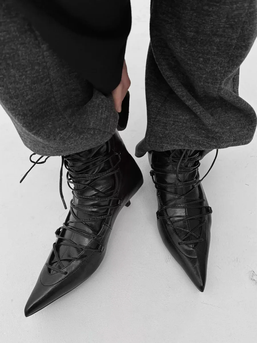 Abstract garden | Pointed-Toe Lace-Up Ankle Boots With Rear Zippers - 2