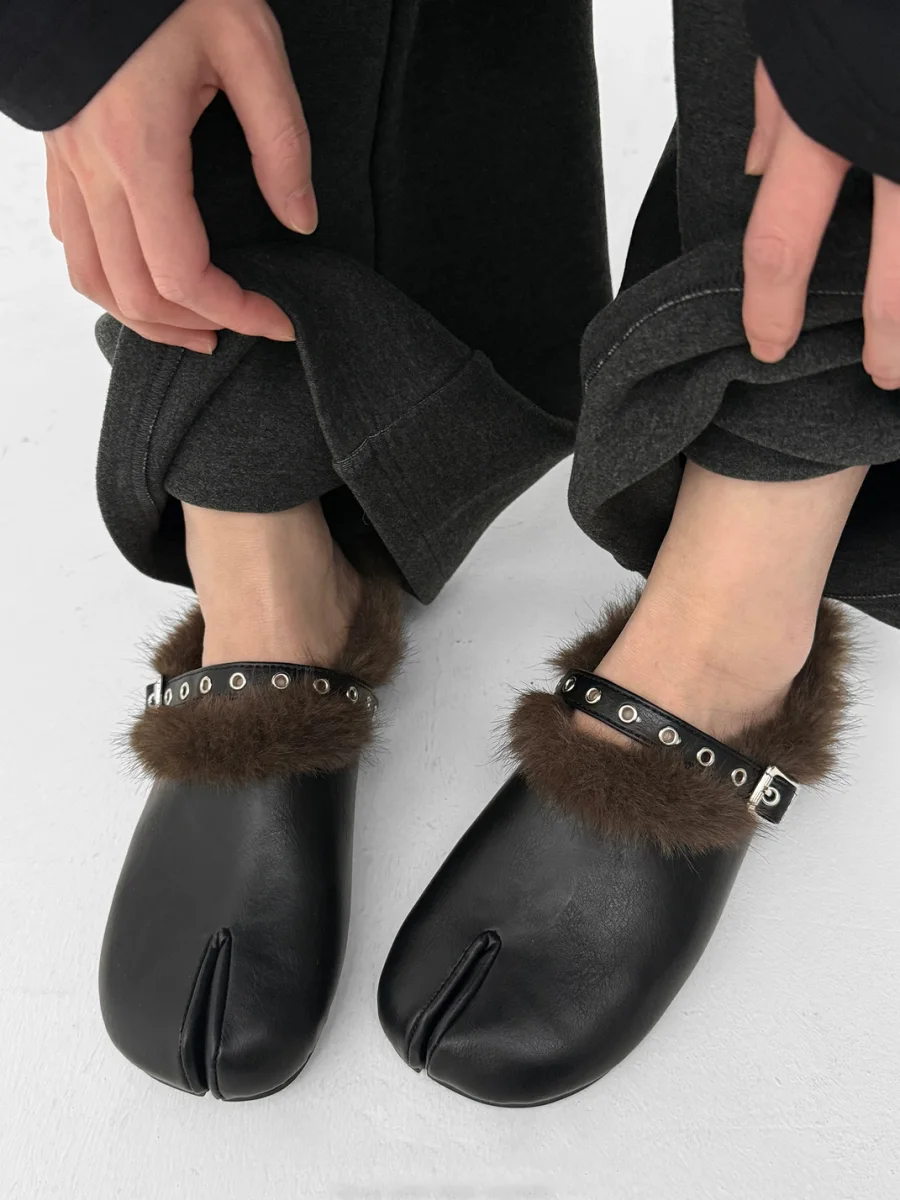 Abstract garden | Split-Toe Buckle Strap Plush Trim Mules - 4