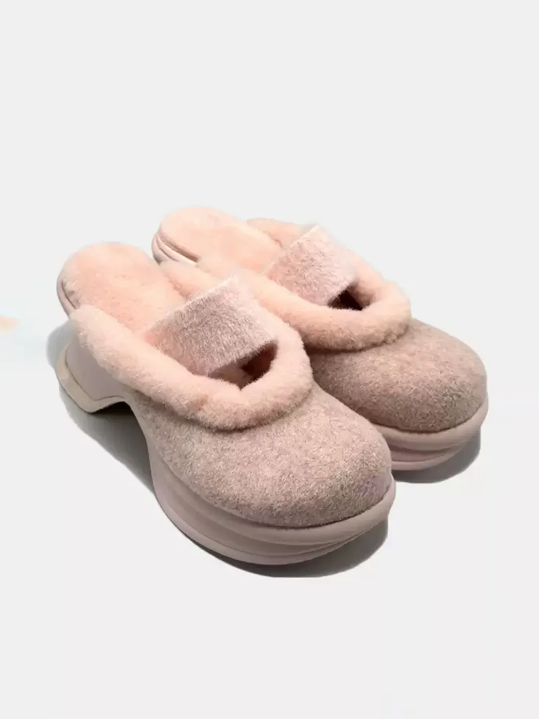 VRDANRFVIVO | Closed-Toe Plush Slippers