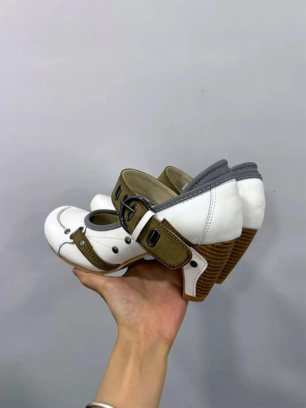 HGDZNXSJ | Round-Toe Embroidered Metal Buckle Block Heel Shoes
