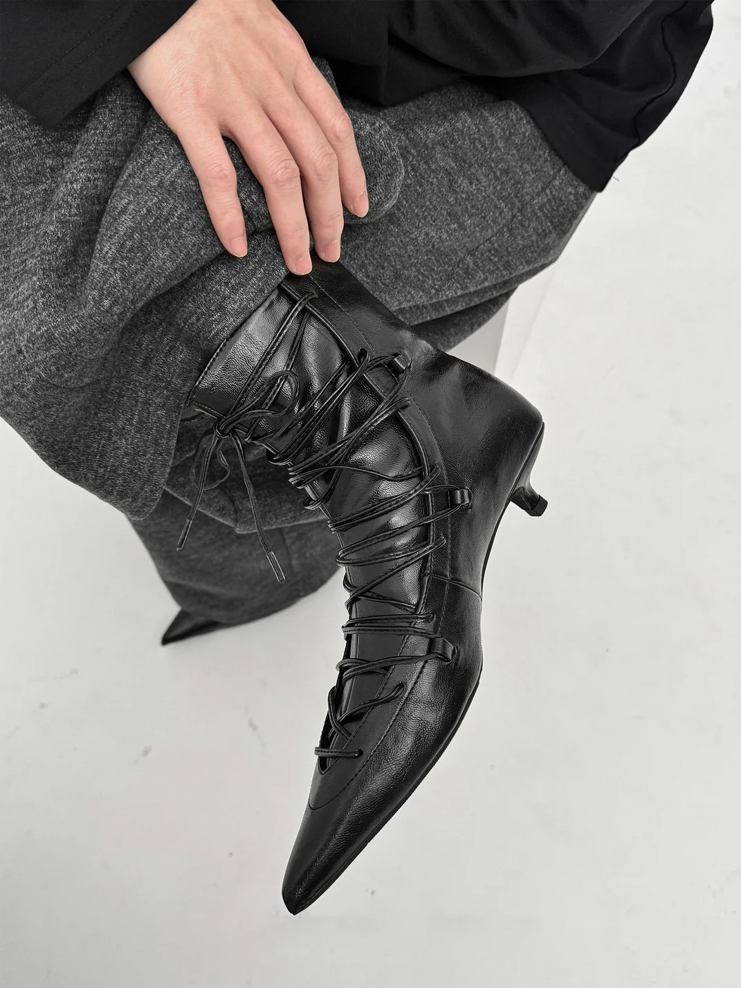 Abstract garden | Pointed-Toe Lace-Up Ankle Boots With Rear Zippers