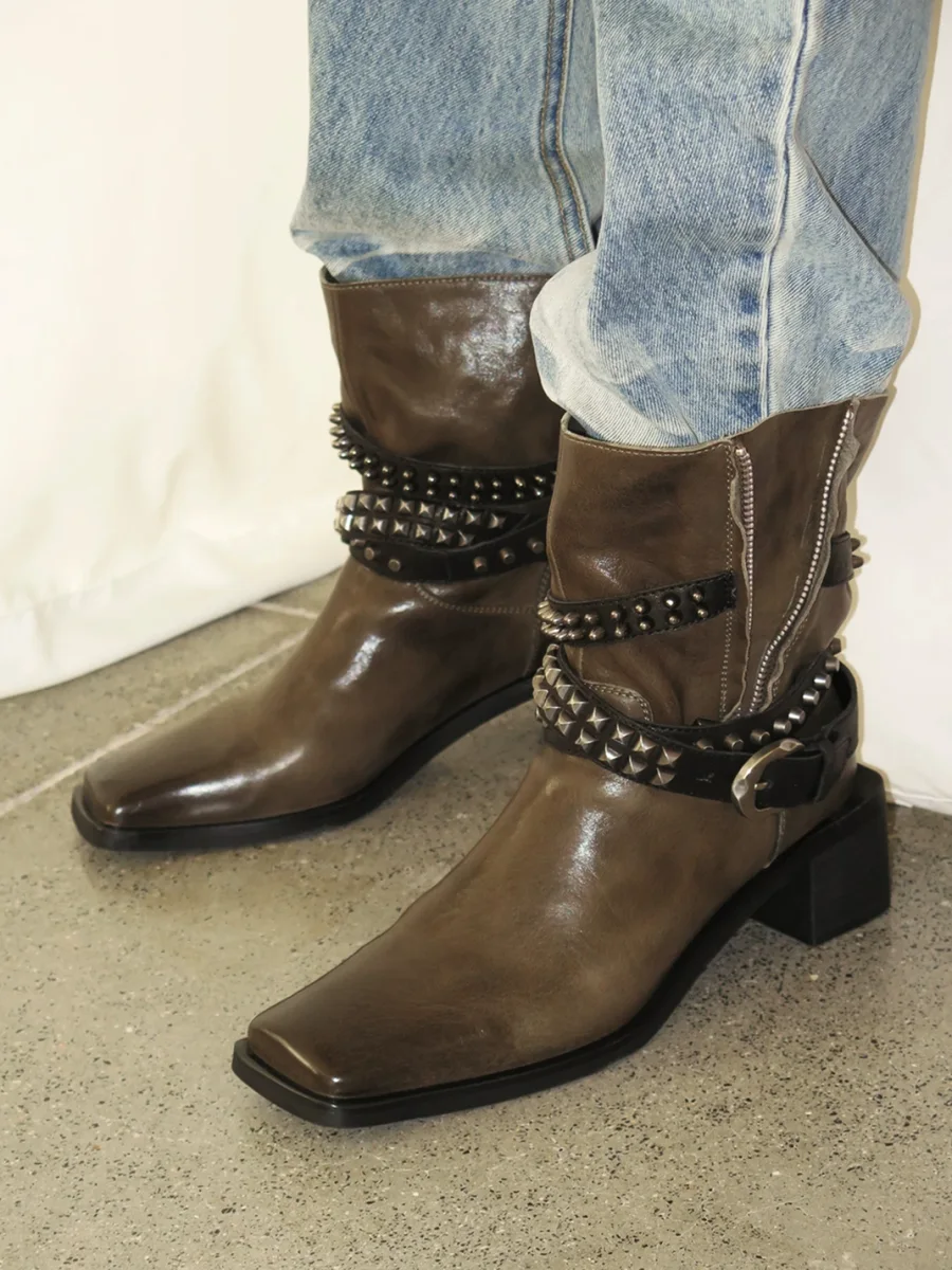Mooreyu Atelier | Studded Square-Toe Leather Block-Heel Boots - 2