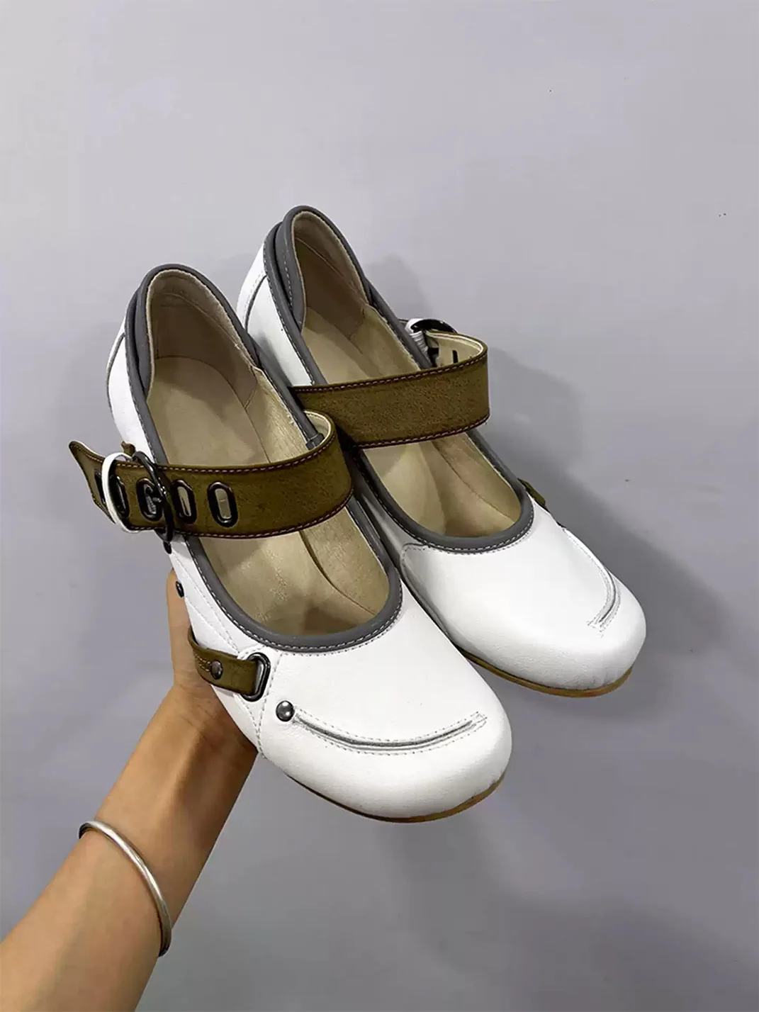 HGDZNXSJ | Round-Toe Embroidered Metal Buckle Block Heel Shoes
