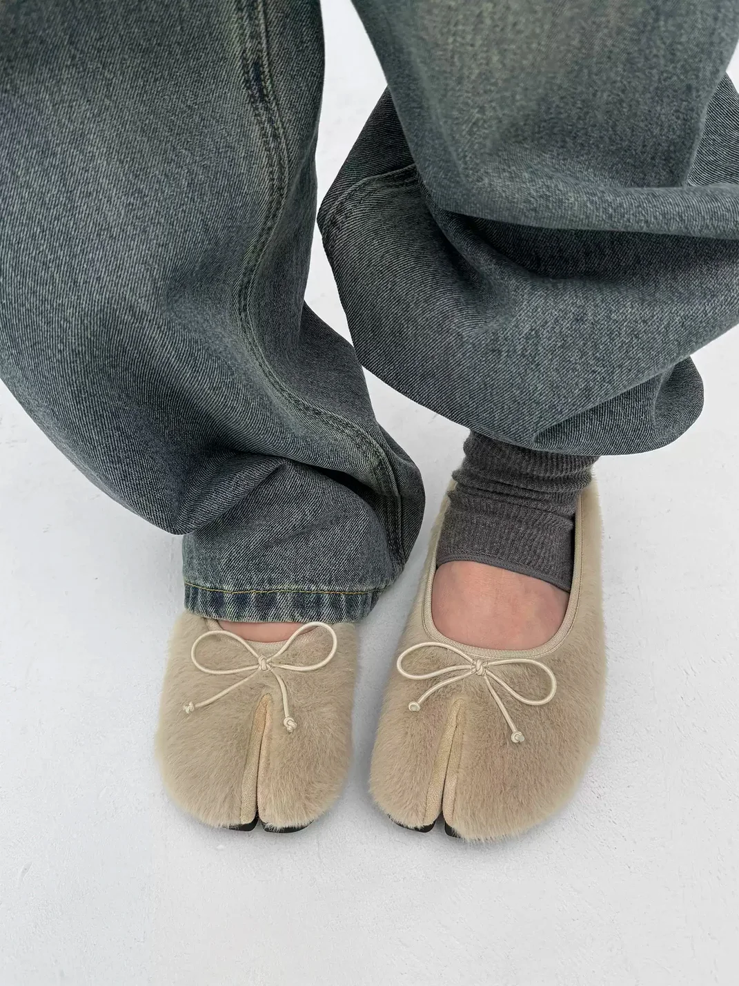 Abstract garden | Split-Toe Plush Flats