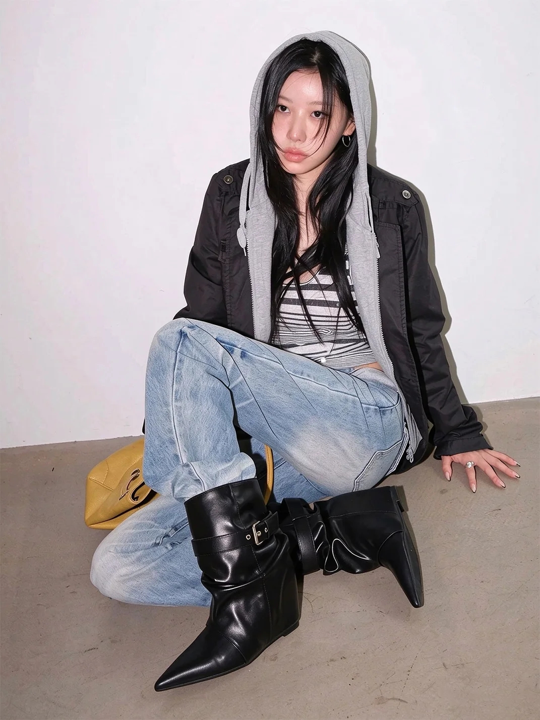 Mooreyu | Pointed-Toe Buckle Slouch Ankle Boots
