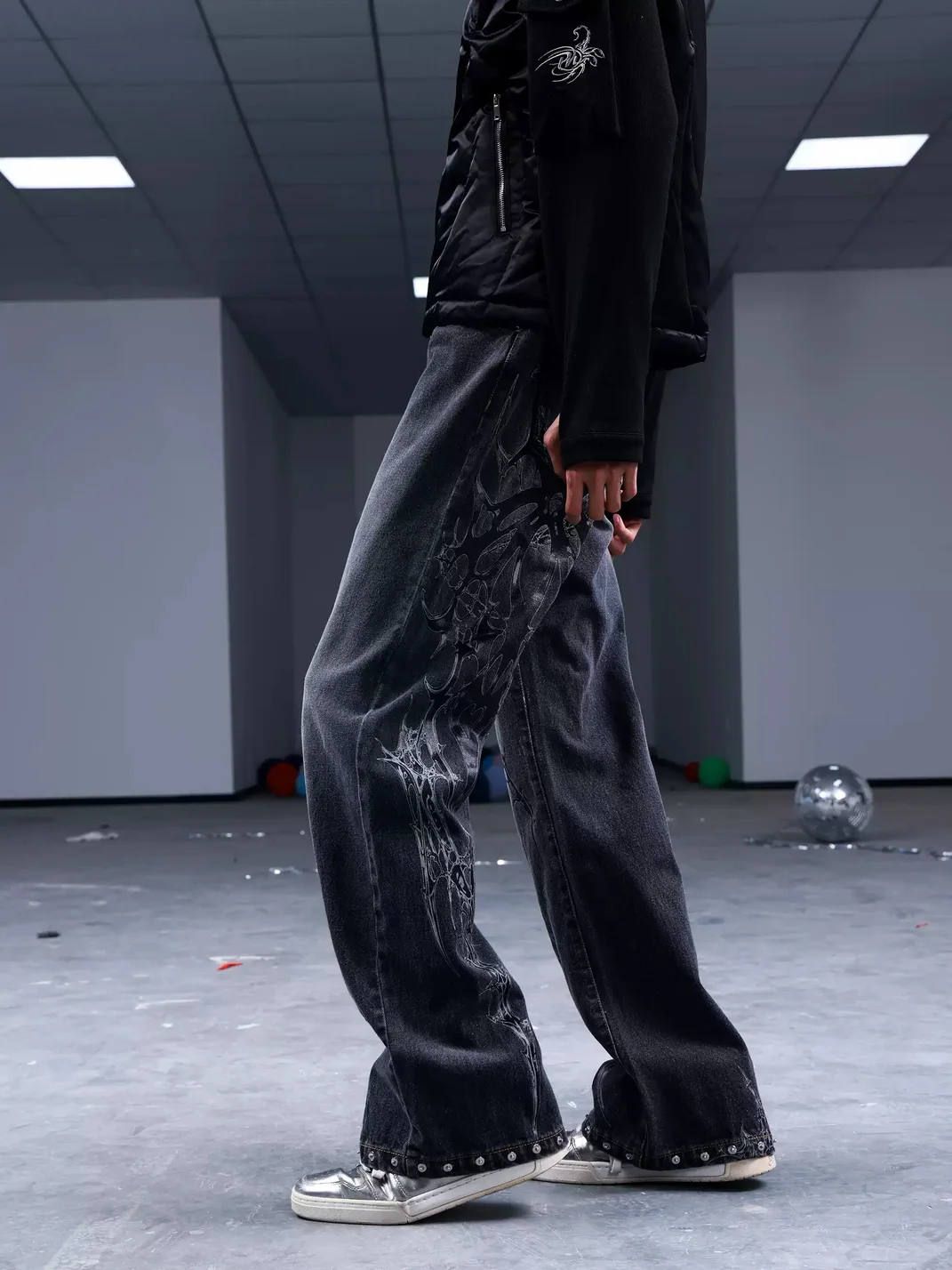 PAIKI | Spiderweb Thorn Studded Washed Straight-Leg Slim-Fit Jeans