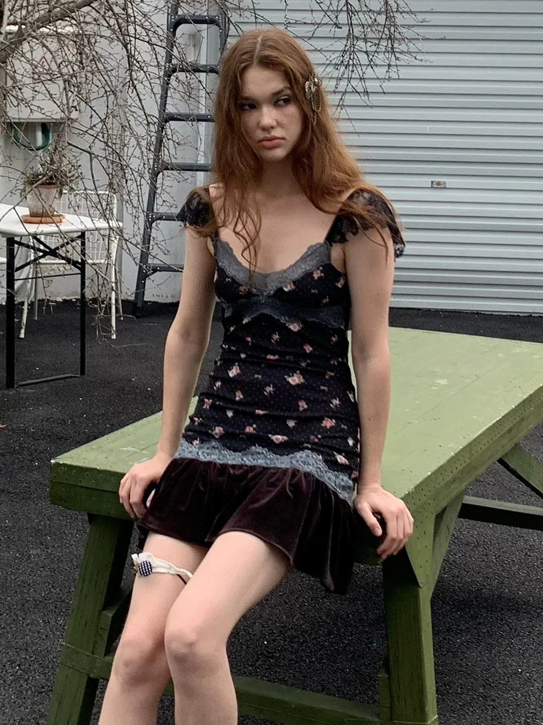 UNIVERSE | Floral Lace Flutter Sleeve Fitted Dress