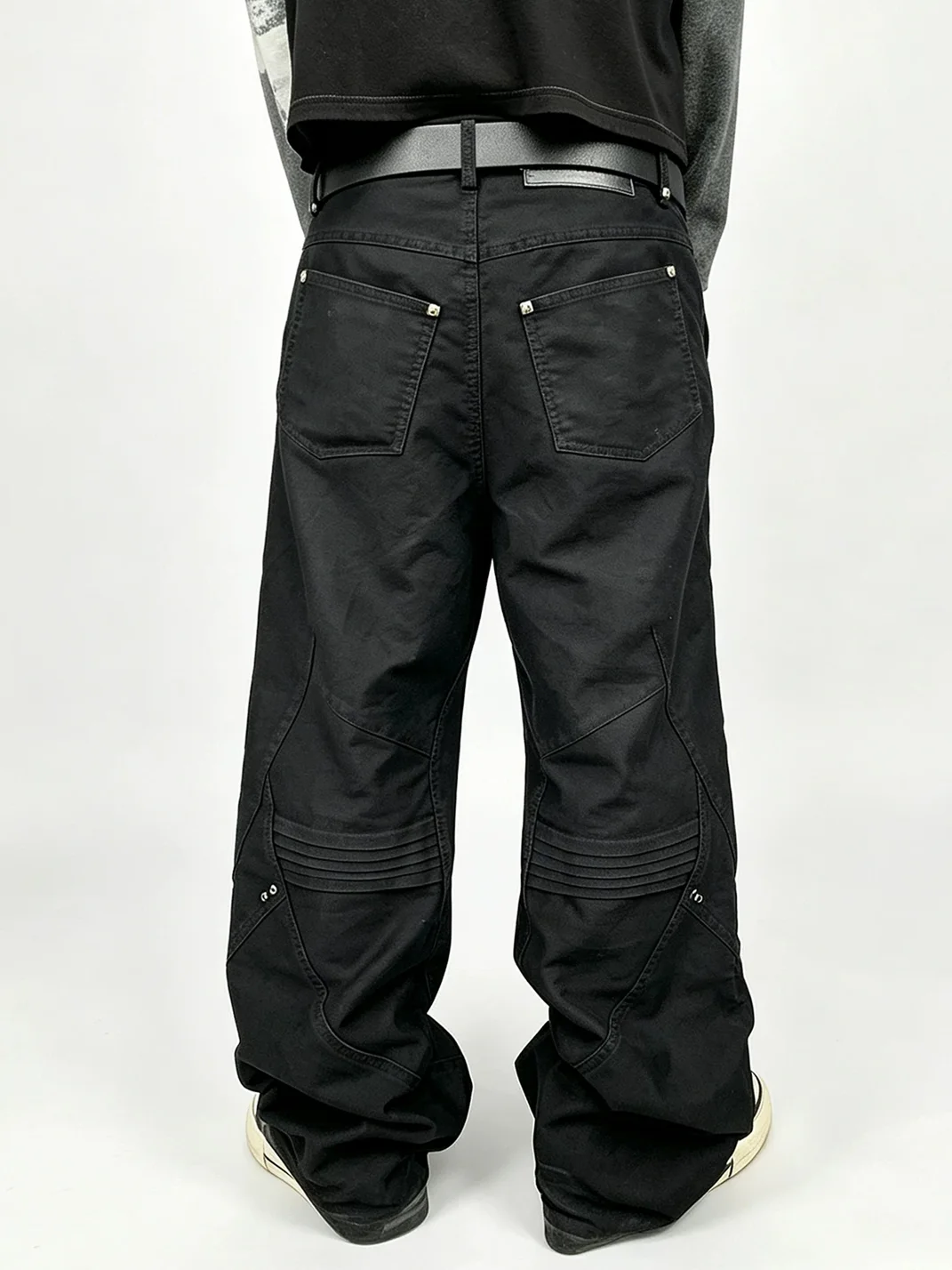 LuuuCam | Black Rivet Eyelet Deconstructed Wide-Leg Cargo Pants