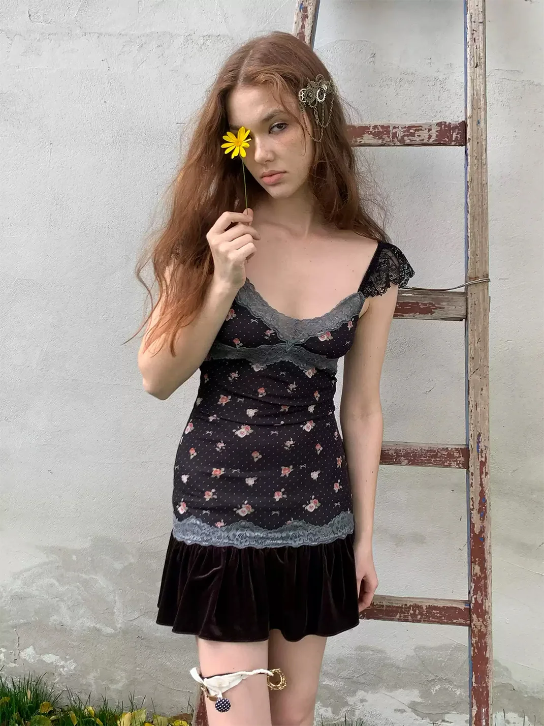 UNIVERSE | Floral Lace Flutter Sleeve Fitted Dress