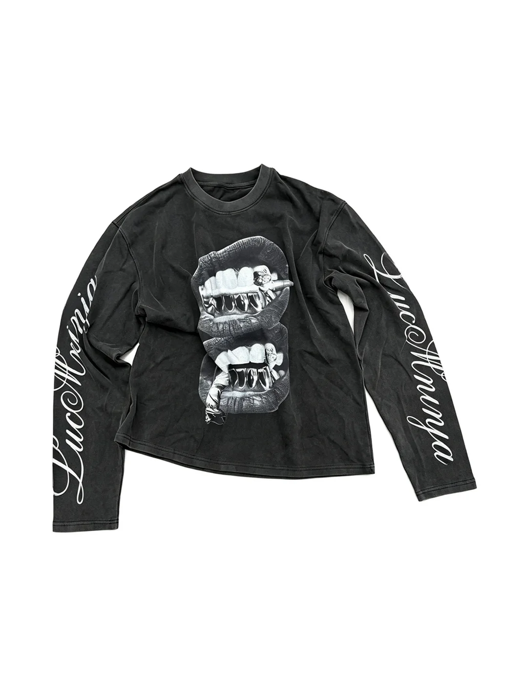 LuuuCam | Distressed Lip Print Long-Sleeve Script T-Shirt