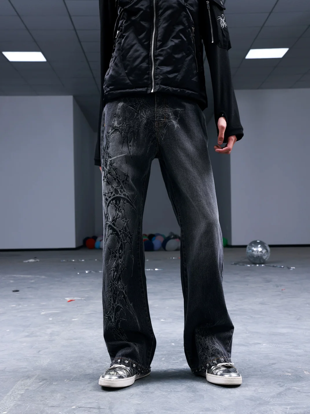PAIKI | Spiderweb Thorn Studded Washed Straight-Leg Slim-Fit Jeans