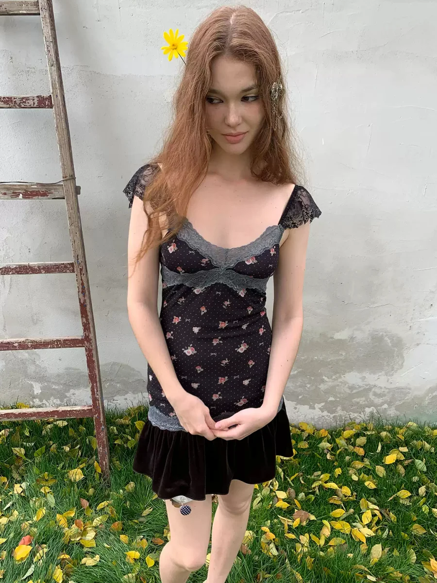 UNIVERSE | Floral Lace Flutter Sleeve Fitted Dress - 3