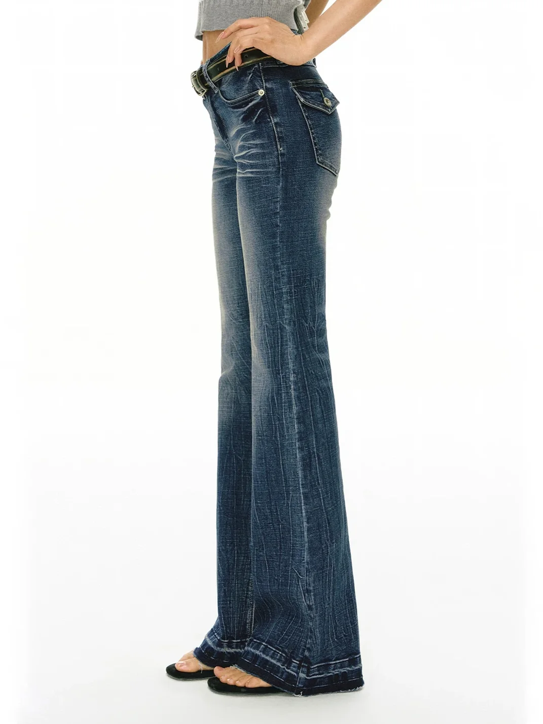 ARISEISM | Low-Rise Frayed Hem Washed Flared Jeans