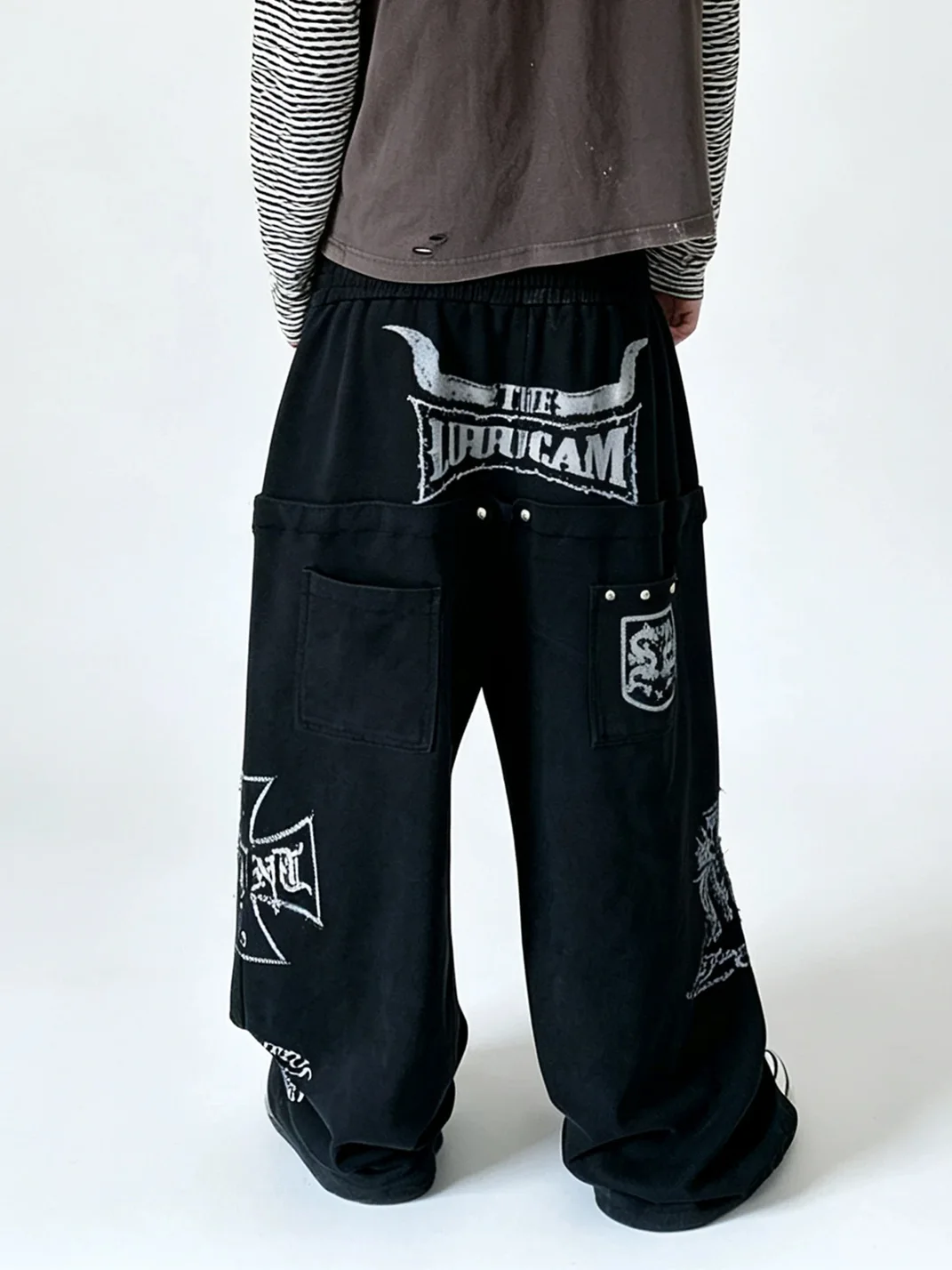 LuuuCam | Boxing Belt Print Distressed Wide Leg Sweatpants