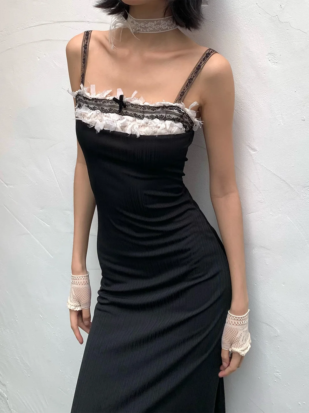 Chipchipshop | Lace Trim Stretch Slim-Fit Adjustable Strap Dress