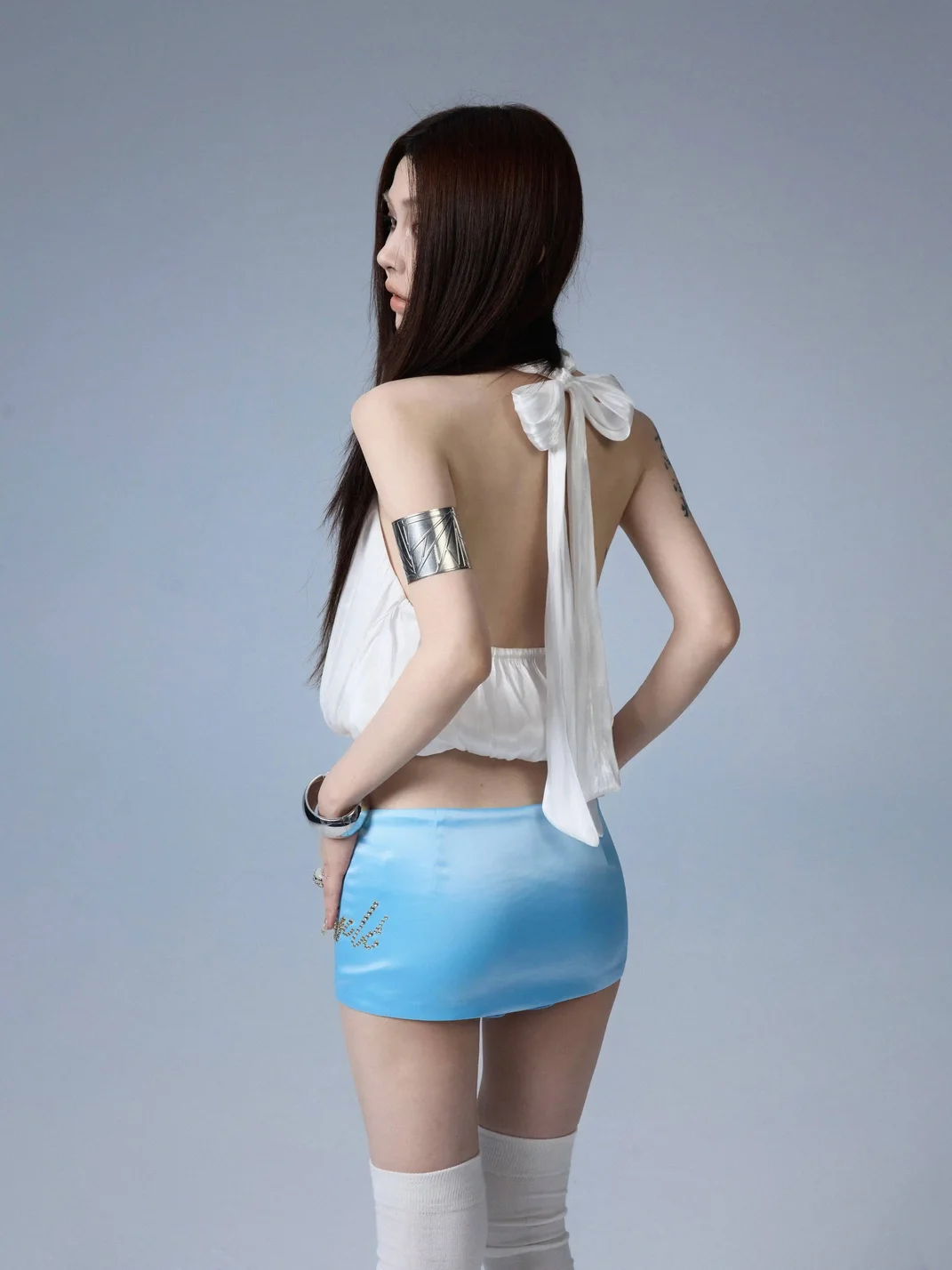 Common in 0120 | Tie-Back Pleated Bubble Hem Halter Top