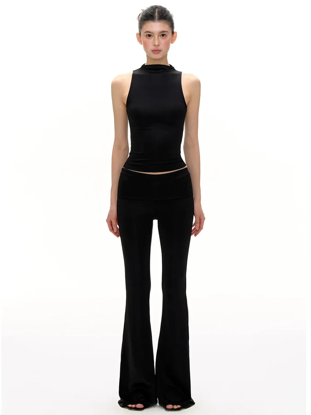 ARISEISM | Solid Slim Fit Tank And Pants Set
