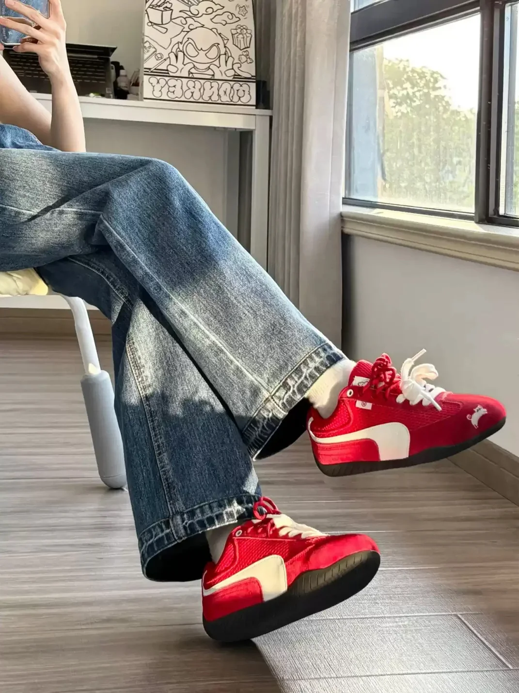 MQMS | Silver Thin-Sole Racing Sneakers