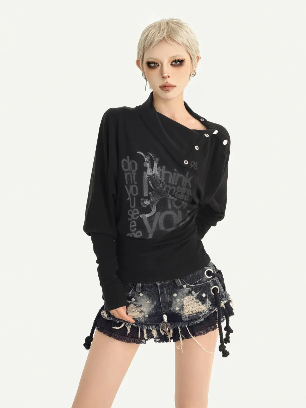Nico Molly | High-Neck Letter Print Slim-Fit Long-Sleeve T-Shirt