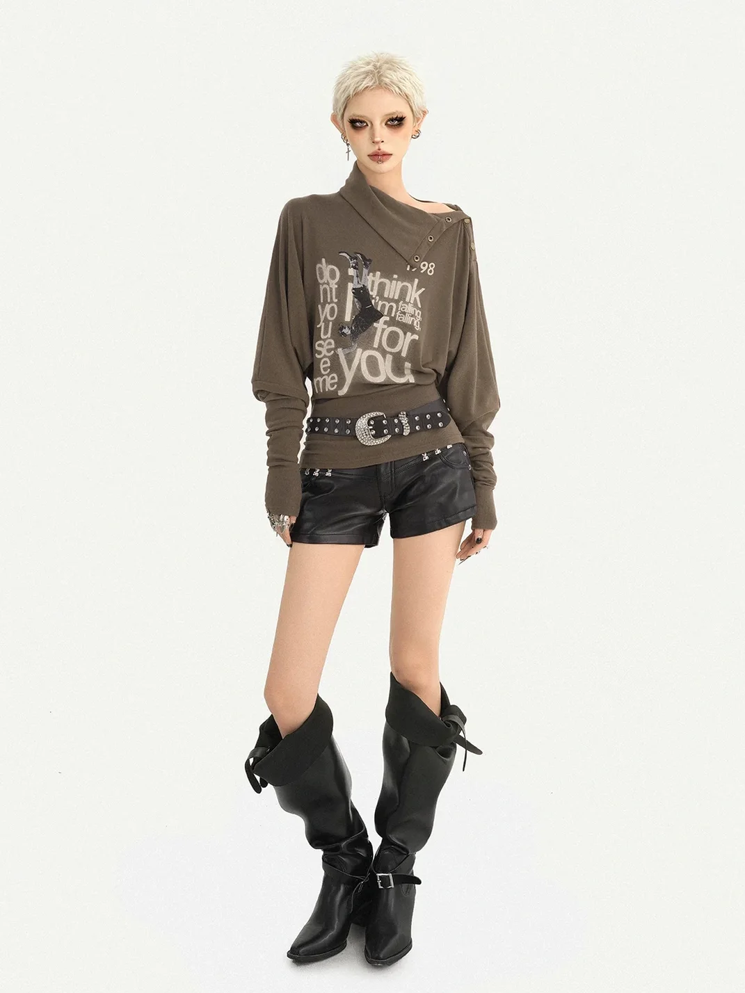 Nico Molly | High-Neck Letter Print Slim-Fit Long-Sleeve T-Shirt
