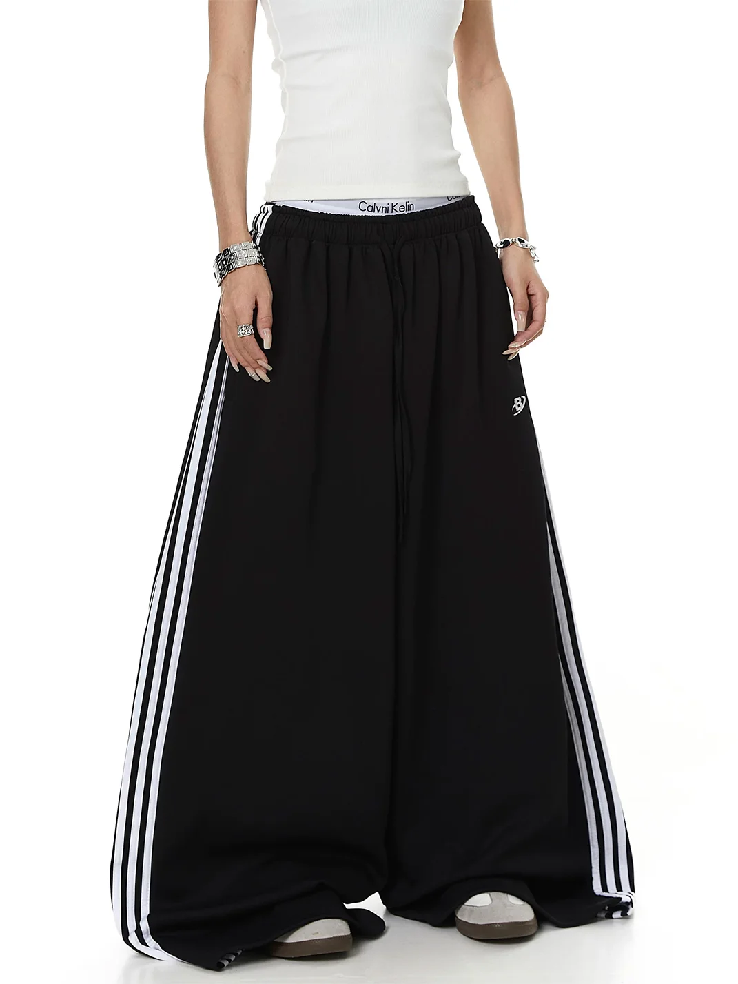 BLACKLISTS | Contrast Stripe Loose Wide-Leg Sweatpants
