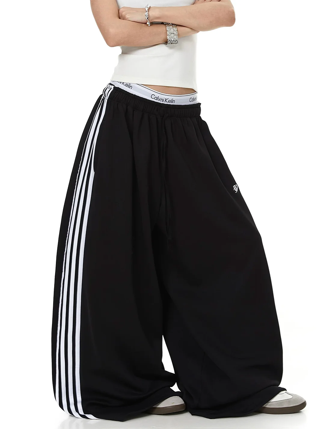 BLACKLISTS | Contrast Stripe Loose Wide-Leg Sweatpants