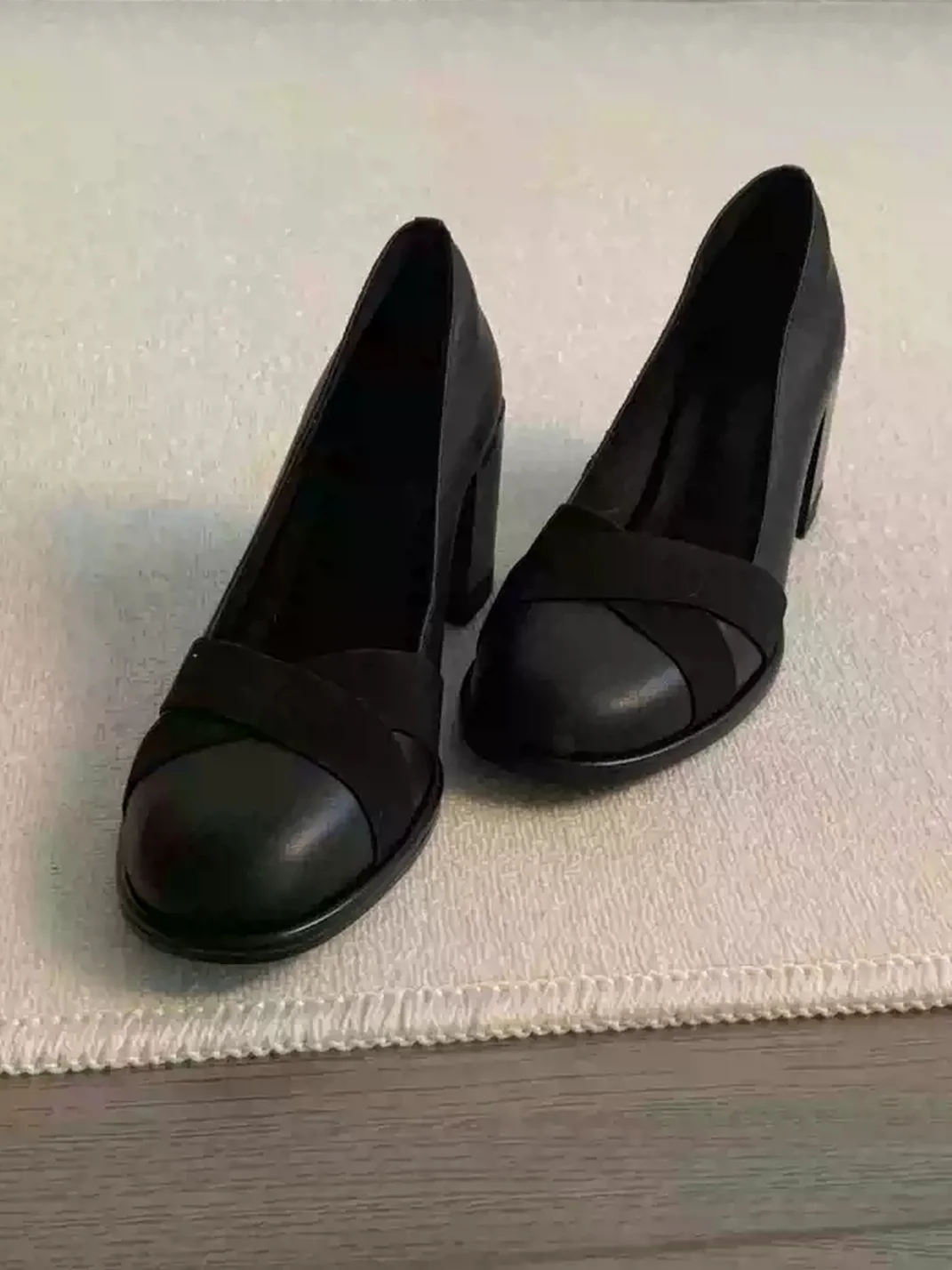 HoneyRain | Round Toe Cross-Strap Block Heel Mary Janes