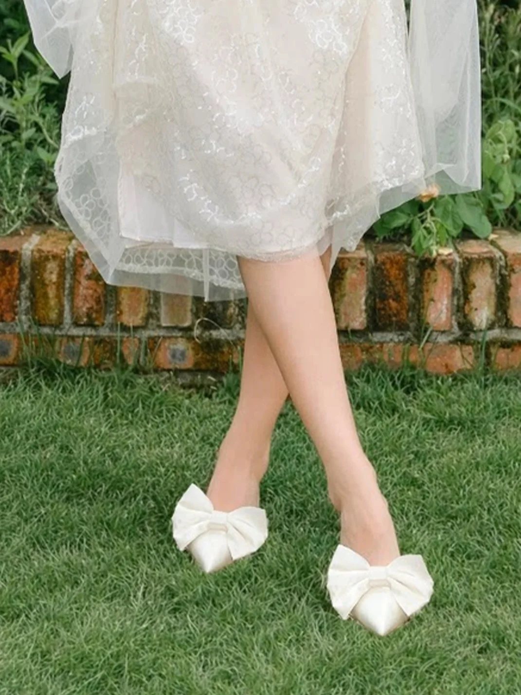 Concept Neun | Pointed Toe Bow Heels
