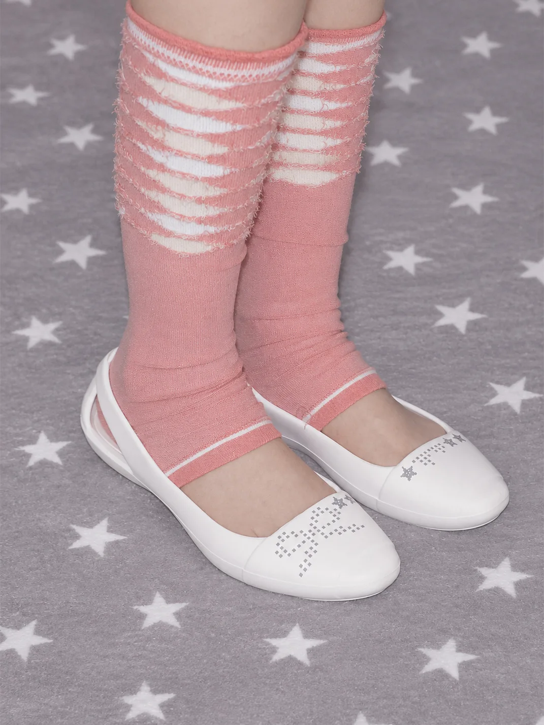 Out side window | Asymmetric Pixel Print Waterproof EVA Flats