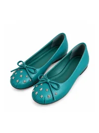 In lucky | Round-Toe Star Stud Bow Ballet Flats