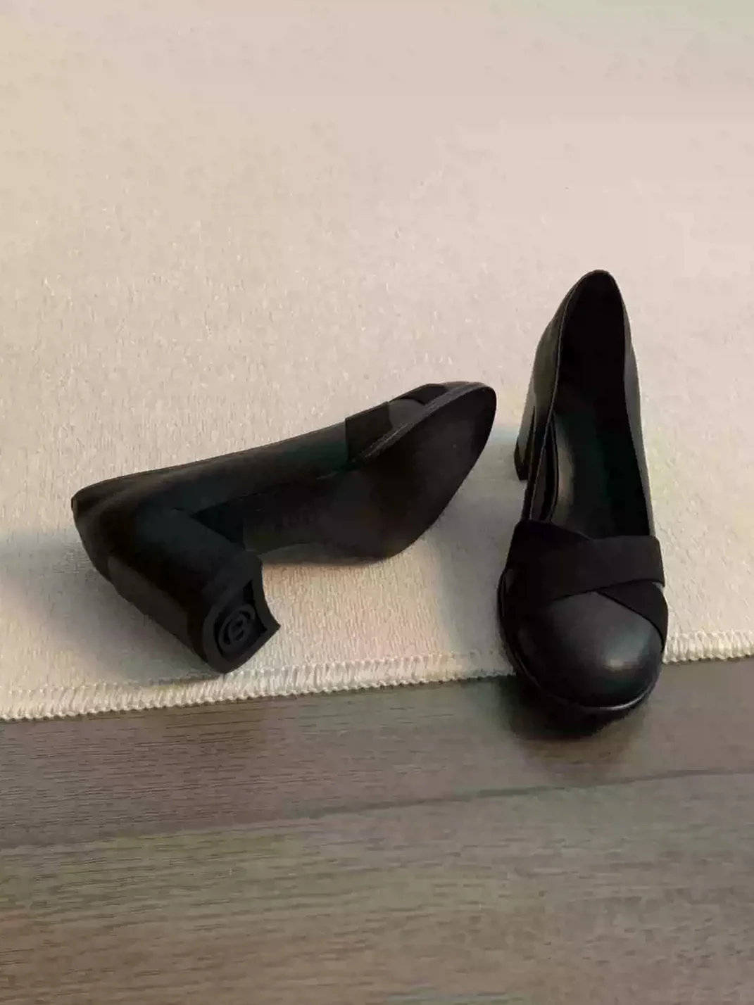 HoneyRain | Round Toe Cross-Strap Block Heel Mary Janes