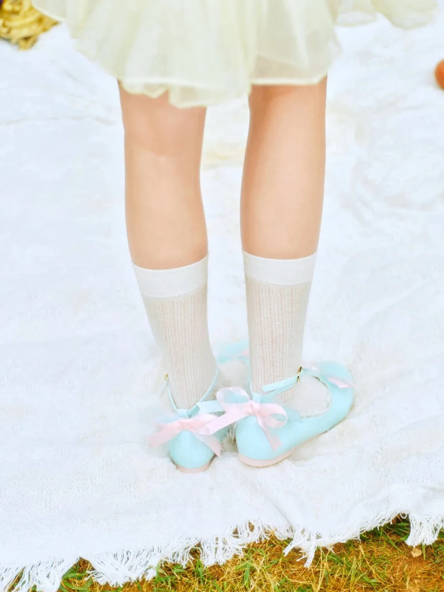 Concept Neun | Round Toe Bow Feather Ballet Flats - 3