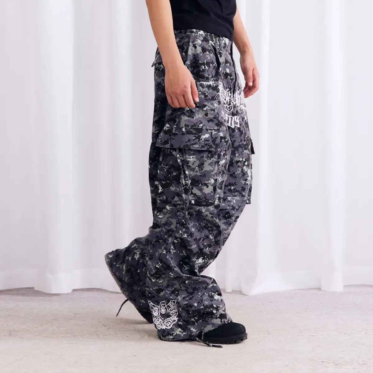 Burnin* "2503" Digital Camouflage Wide-Leg Pants