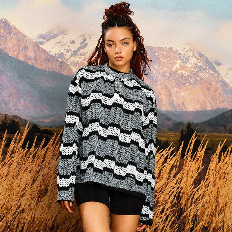 YADcrew丨Cutout Geometric Stripe Henley Collar Long Sleeve