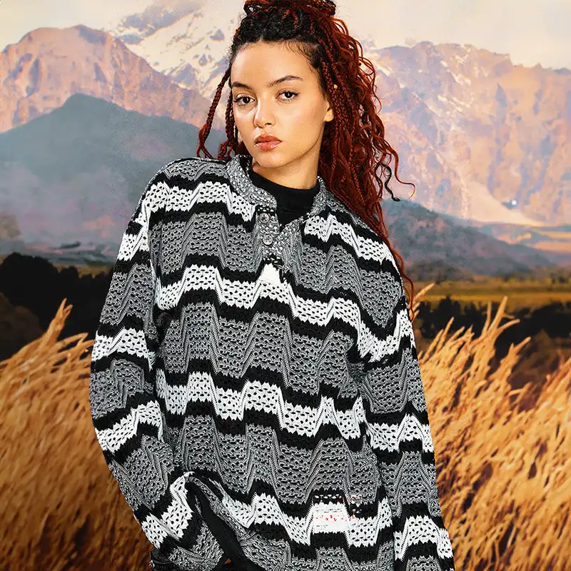 YADcrew丨Cutout Geometric Stripe Henley Collar Long Sleeve