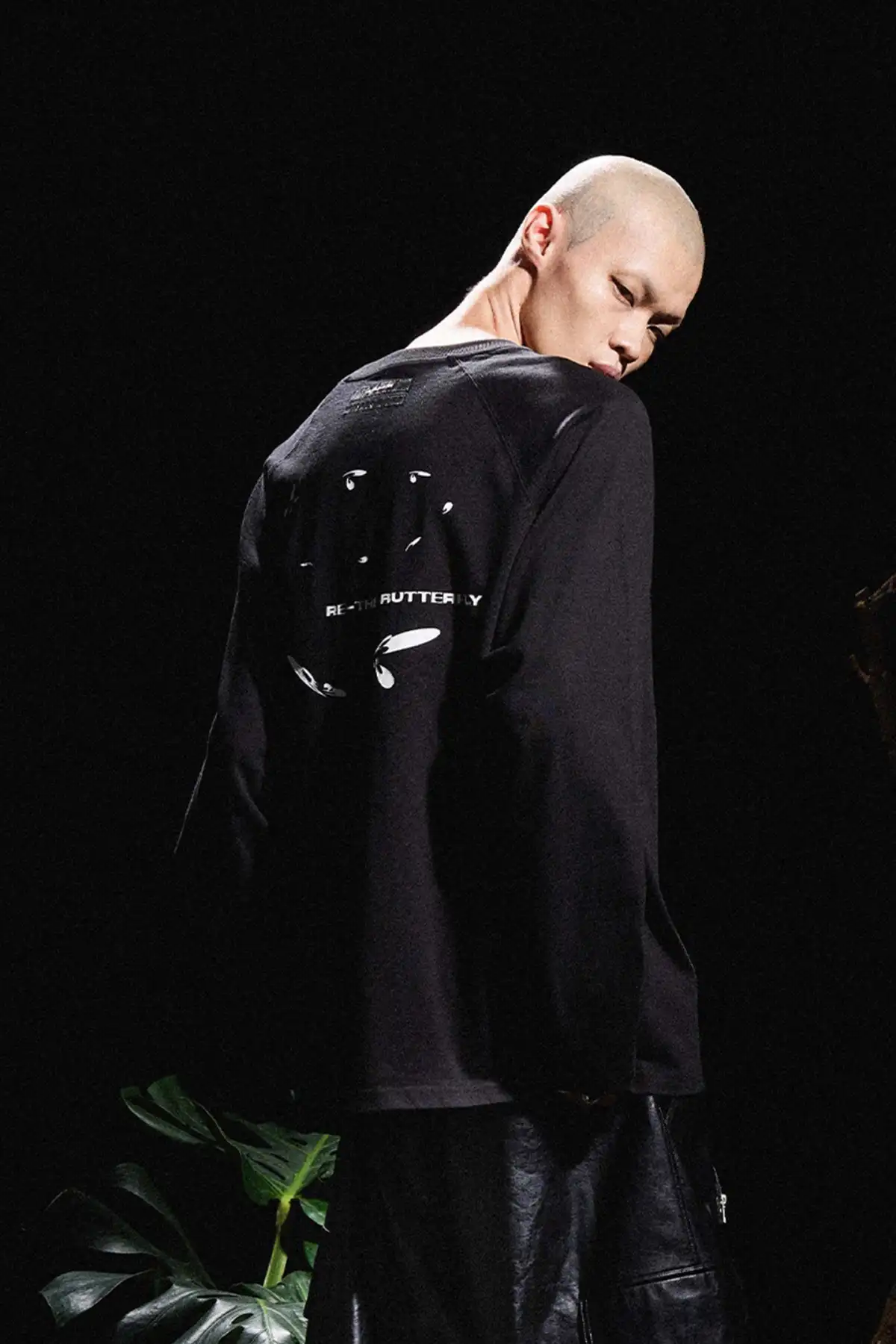RELABEL丨Two-tone Print Sstructured Long Sleeve T-shirt