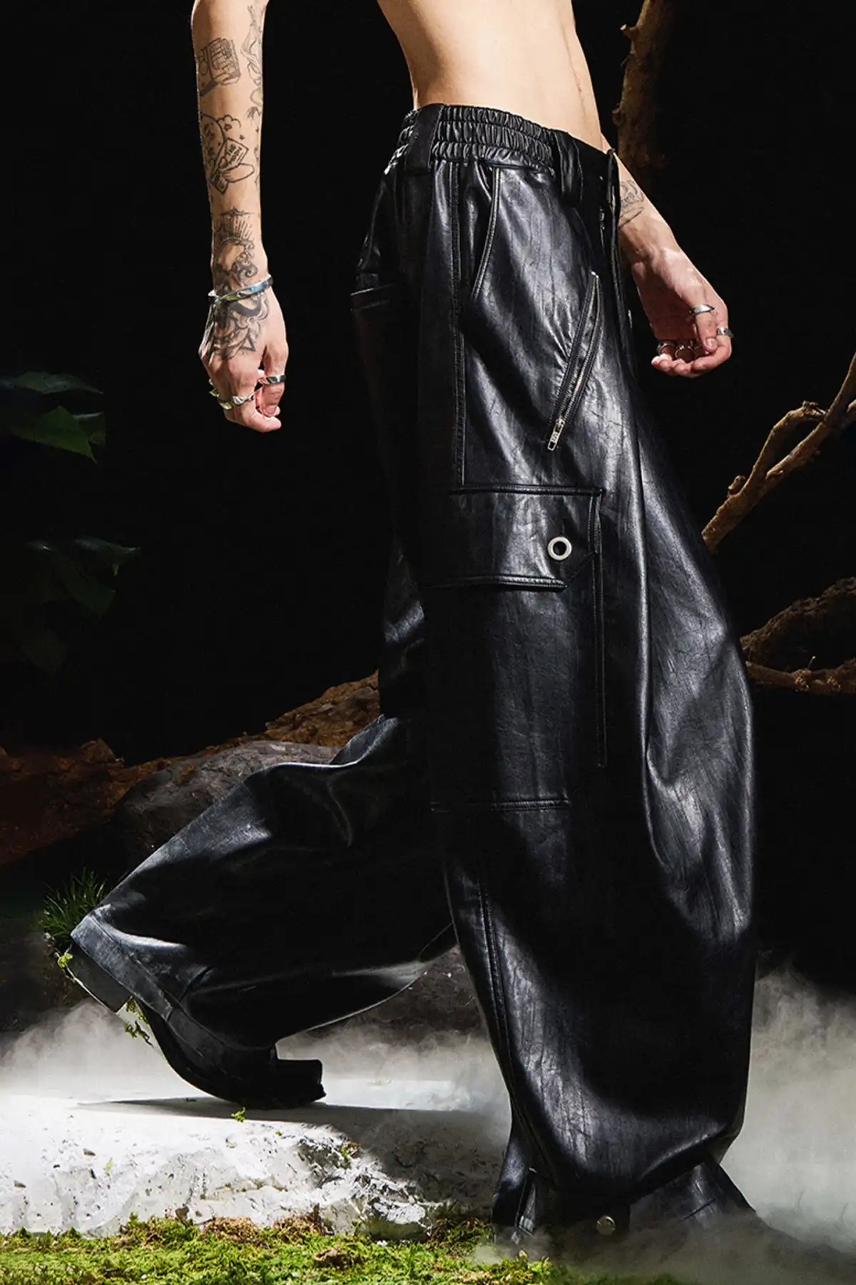 RELABEL丨Pleated Tapered Leather Pants