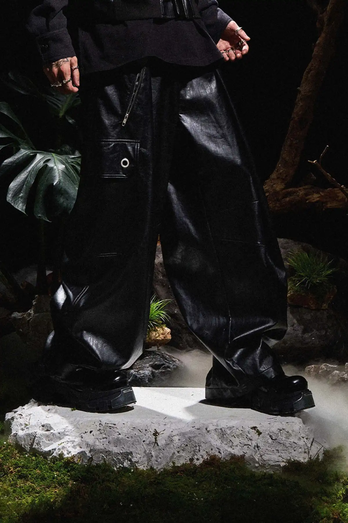 RELABEL丨Pleated Tapered Leather Pants