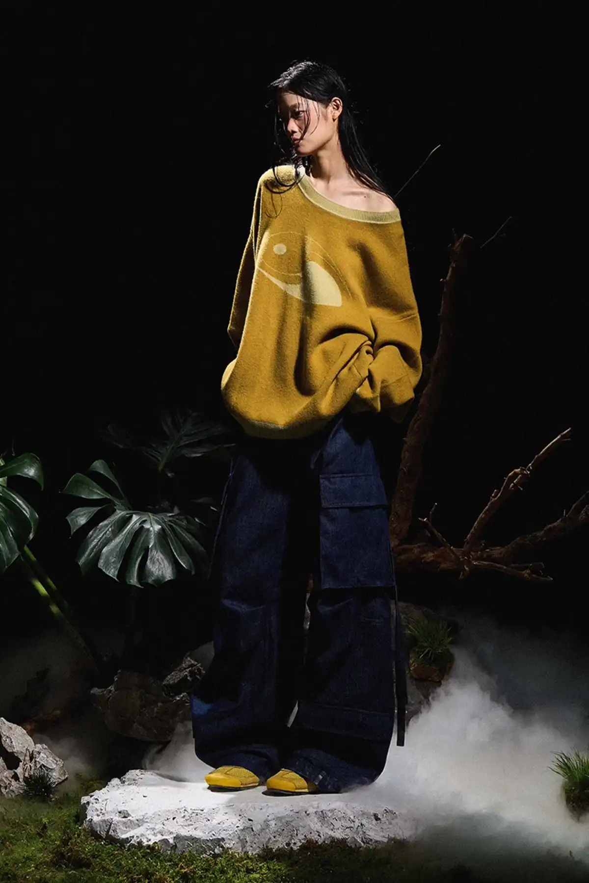 RELABEL丨Washed Silhouette Pleated Ribbon Jeans