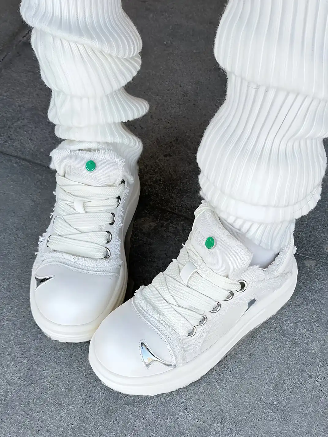 SMILEY丨Beluga Series-White
