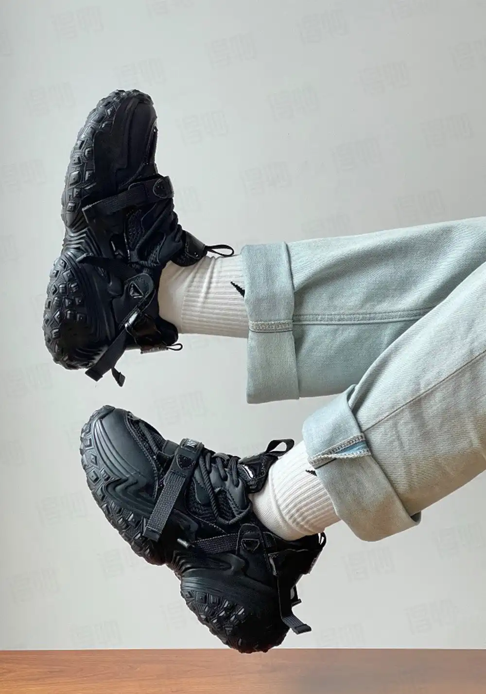 EBLAN丨Racing Tire-Inspired Sneakers