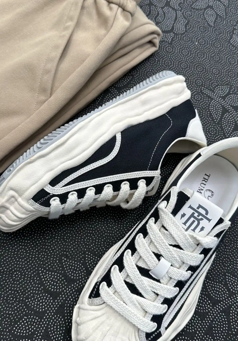 TRUMPPIPE丨Melted Shell-Toe Sneakers
