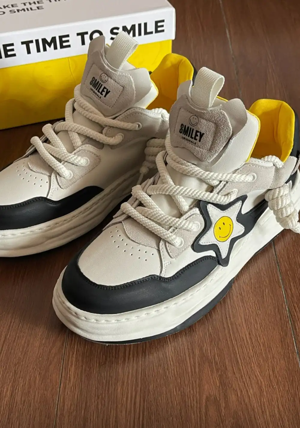 SMILEY丨Happy Face Star Sneakers